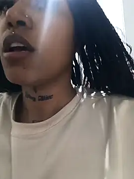 Snapshot of devi_black13_ chatting on February 23, 11:58 pm devi black13  online show from February 23, 11:58 pm