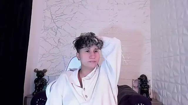 Im Milan Rs online show from March 8, 8:00 am