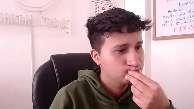 Snapshot of Im_Milan_Rs chatting on April 5, 7:11 pm Im Milan Rs online show from April 5, 7:11 pm