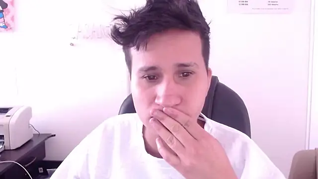 Snapshot of Im_Milan_Rs chatting on April 7, 3:23 pm Im Milan Rs online show from April 7, 3:23 pm