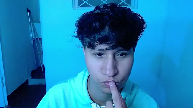 Snapshot of Im_Milan_Rs chatting on June 27, 3:33 am Im Milan Rs online show from June 27, 3:33 am