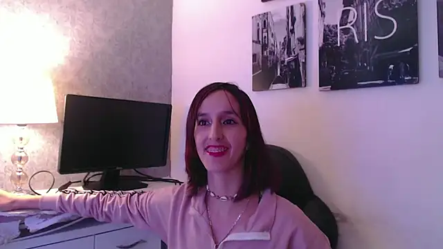 Snapshot of Ambar_Roux_ chatting on January 12, 1:58 pm Ambar Roux  online show from January 12, 1:58 pm