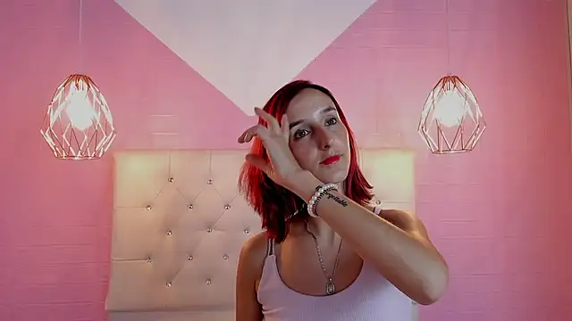 Snapshot of Ambar_Roux_ chatting on February 3, 8:03 pm Ambar Roux  online show from February 3, 8:03 pm