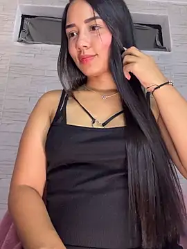 Snapshot of _Luana chatting on June 19, 1:54 am Luana online show from June 19, 1:54 am