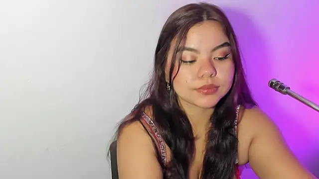 klhoe boobs online show from May 4, 4:19 am