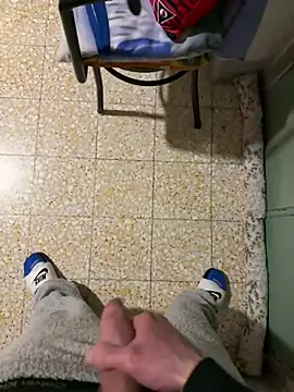 Snapshot of Miky_21 chatting on April 8, 6:19 pm Miky 21 online show from April 8, 6:19 pm