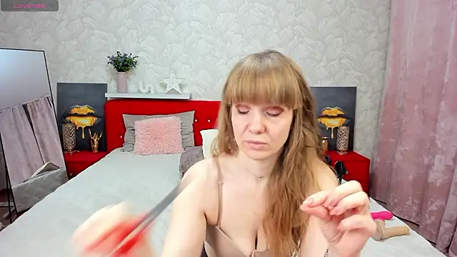 Snapshot of KattyPeachX chatting on February 25, 1:37 am KattyPeachX online show from February 25, 1:37 am