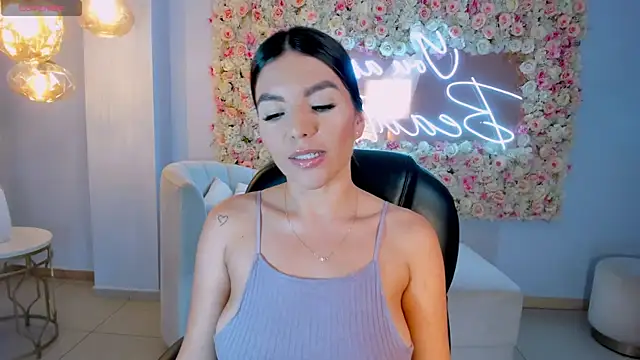 ValeriaRoldanX online show from February 5, 3:23 am