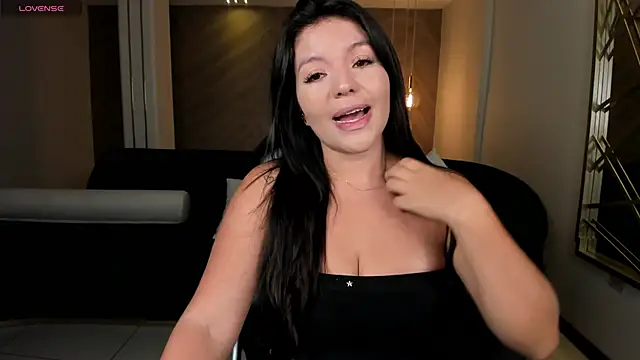 ValeriaRoldanX online show from April 10, 11:04 am