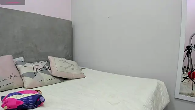 Snapshot of KIMAPRIL chatting on February 23, 8:50 pm KIMAPRIL online show from February 23, 8:50 pm