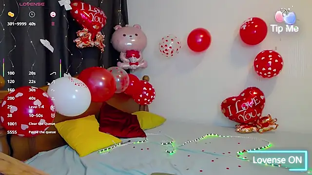 Lillianhot68 online show from February 14, 11:31 am