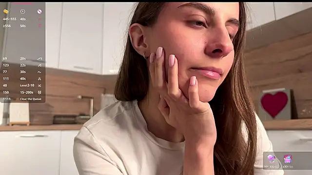 Snapshot of HellPeach chatting on October 15, 8:53 pm HellPeach online show from October 15, 8:53 pm