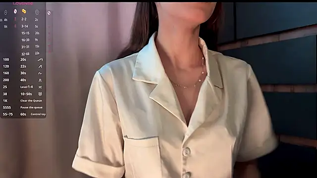 Snapshot of HellPeach chatting on June 19, 1:04 pm HellPeach online show from June 19, 1:04 pm