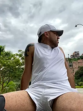 JuanZapata33 online show from October 30, 4:52 pm