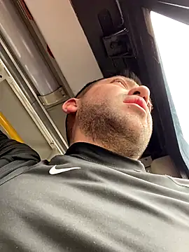 JuanZapata33 online show from November 21, 5:22 pm