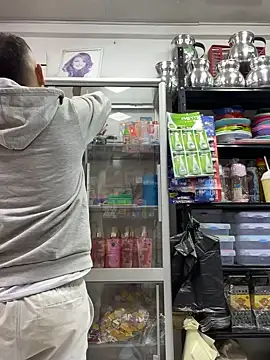 JuanZapata33 online show from December 22, 8:06 pm