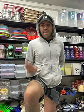 JuanZapata33 online show from February 7, 9:18 pm