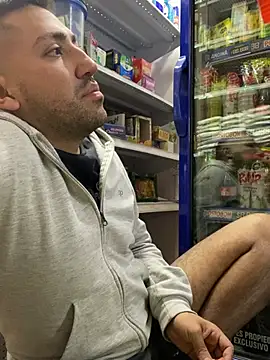 JuanZapata33 online show from February 25, 11:03 pm