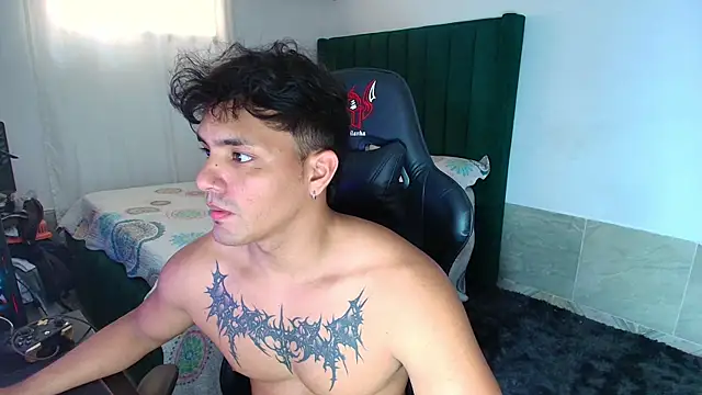 Snapshot of man_dur07 chatting on May 1, 6:56 pm man dur07 online show from May 1, 6:56 pm