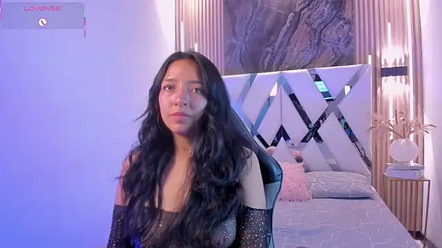 Valery wang online show from April 14, 12:00 pm