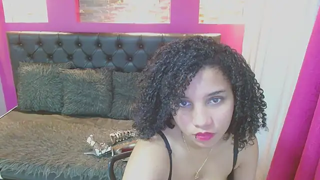 Snapshot of Mayaa_ross chatting on December 12, 9:08 am Mayaa ross online show from December 12, 9:08 am