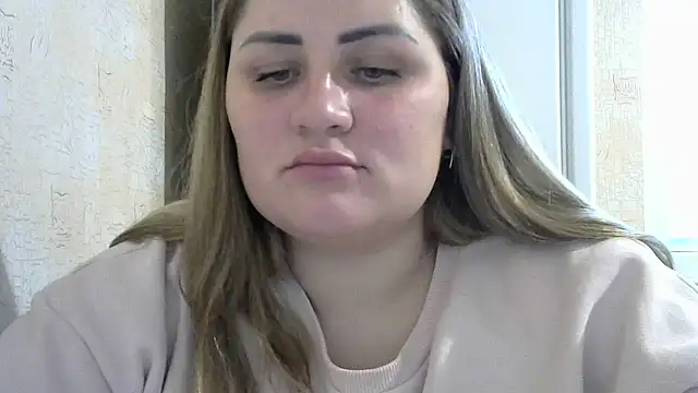 Snapshot of Honeydew-Waves chatting on December 4, 8:12 am Honeydew-Waves online show from December 4, 8:12 am