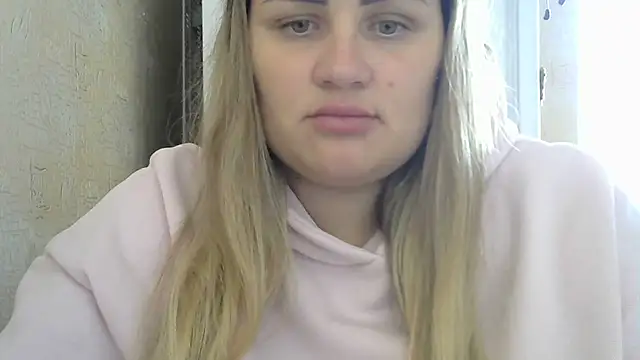 Snapshot of Honeydew-Waves chatting on October 13, 7:19 am Honeydew-Waves online show from October 13, 7:19 am