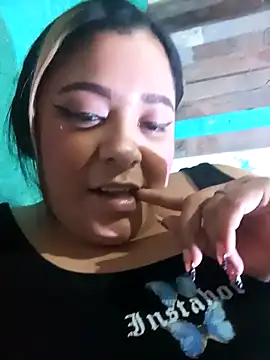 Snapshot of brendamaz chatting on March 12, 11:33 pm brendamaz online show from March 12, 11:33 pm