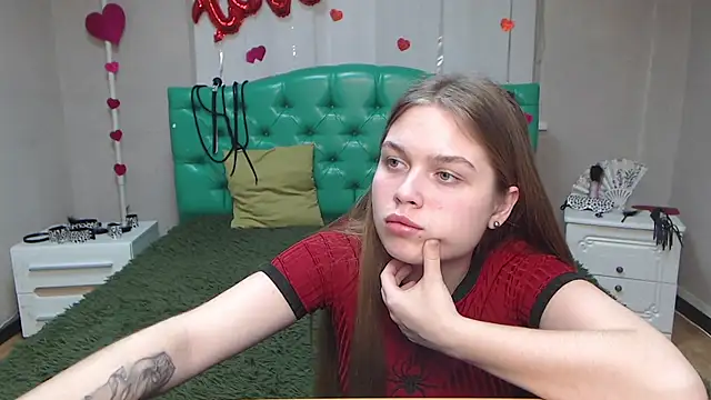 LaraPika online show from March 18, 3:21 pm