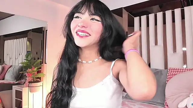 Snapshot of Kitty_Eliffe chatting on November 11, 11:27 pm Kitty Eliffe online show from November 11, 11:27 pm