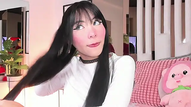 Snapshot of Kitty_Eliffe chatting on December 3, 9:35 pm Kitty Eliffe online show from December 3, 9:35 pm