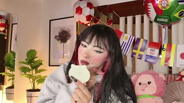 Snapshot of Kitty_Eliffe chatting on June 18, 10:58 pm Kitty Eliffe online show from June 18, 10:58 pm