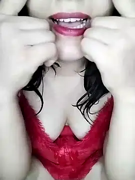 Snapshot of Tota_Khan chatting on November 8, 12:33 am Tota Khan online show from November 8, 12:33 am