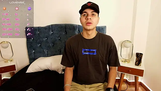 Amadeo Wild online show from December 5, 3:06 pm