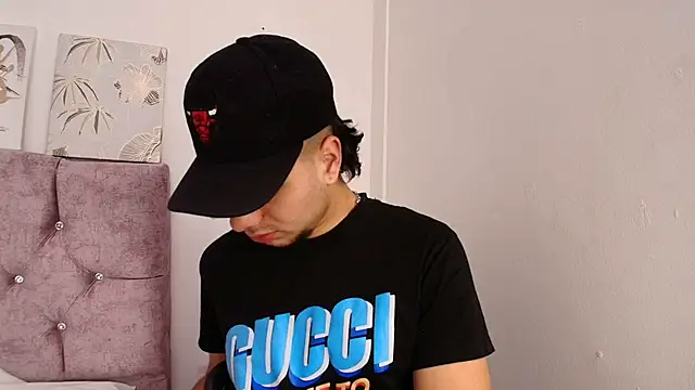 Amadeo Wild online show from February 2, 1:08 pm