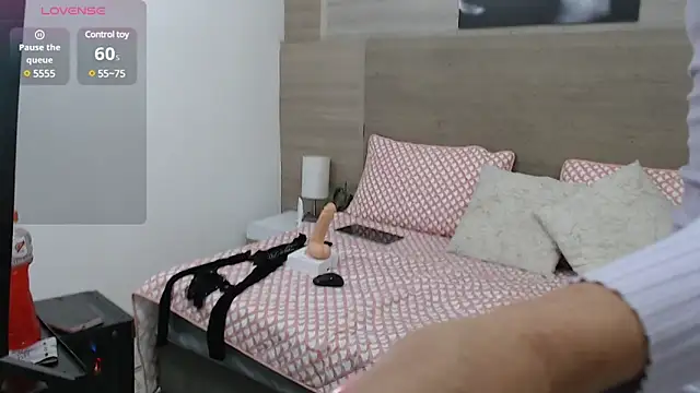 Snapshot of adara_deidara chatting on February 3, 8:57 pm adara deidara online show from February 3, 8:57 pm