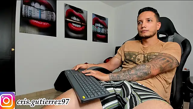 Snapshot of CbumDick chatting on October 8, 2:47 pm CbumDick online show from October 8, 2:47 pm
