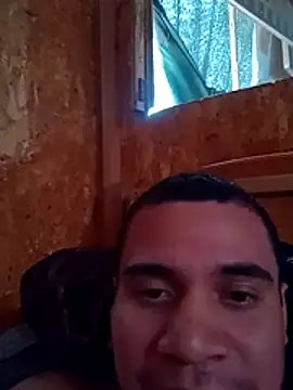 Snapshot of Juancito433 chatting on June 3, 4:45 pm Juancito433 online show from June 3, 4:45 pm
