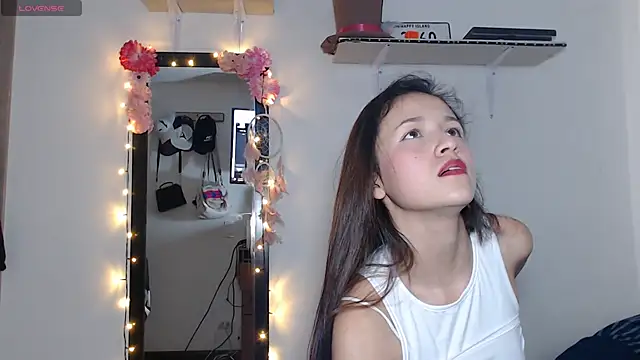 Snapshot of jia_miller02 chatting on May 5, 8:50 pm jia miller02 online show from May 5, 8:50 pm