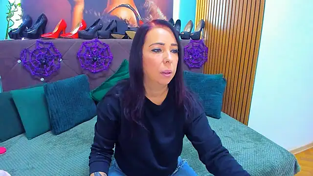 LauraSin online show from October 30, 4:25 am