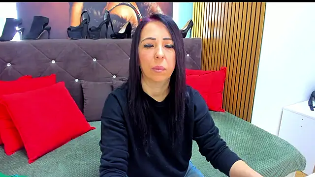 LauraSin online show from March 23, 4:27 am