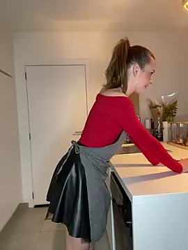 lola tentatiion online show from March 8, 8:46 pm