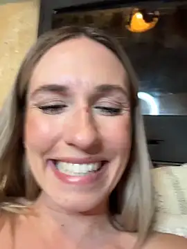 lola tentatiion online show from November 24, 9:25 pm