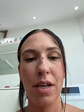 Snapshot of lola_tentatiion chatting on June 18, 9:14 am lola tentatiion online show from June 18, 9:14 am