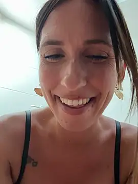 Snapshot of lola_tentatiion chatting on July 16, 7:42 pm lola tentatiion online show from July 16, 7:42 pm