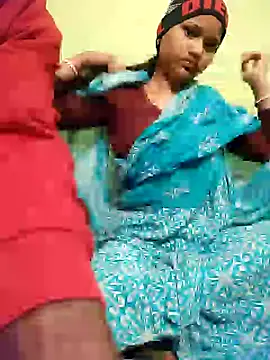 Snapshot of indiancouple09 chatting on December 15, 10:15 pm indiancouple09 online show from December 15, 10:15 pm