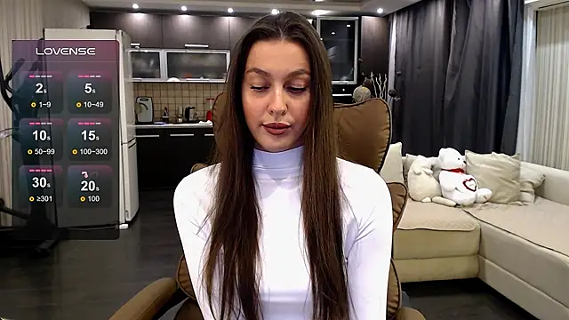 Doll Jasmine  online show from June 1, 8:10 pm
