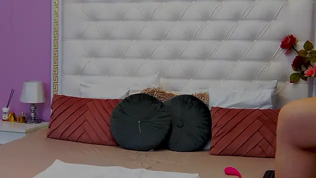 Lenna Paul online show from February 13, 7:56 am