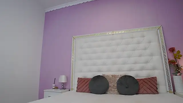 Lenna Paul online show from December 22, 5:26 am