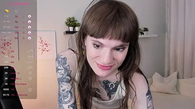 Snapshot of Fog_Foggy_Love chatting on December 13, 2:54 am Fog Foggy Love online show from December 13, 2:54 am